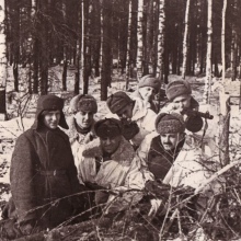 Фронтовая фотография (Константин Николаевич Мамардашвили – первый ряд, в центре)